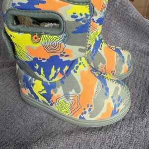 Bogs Kids Camo Winter Boots Toddler size 5